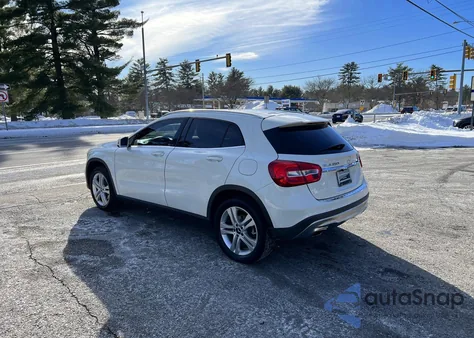 2017 Mercedes-Benz Gla 250 z USA, uszkodzony, nr VIN WDCTG4EB4HJ287983